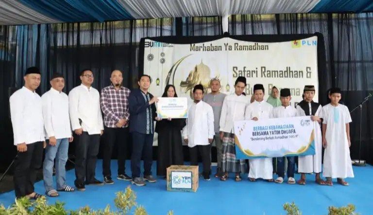 YBM PLN Salurkan Ratusan Paket Sembako dan Santunan kepada Mustahik di Lampung